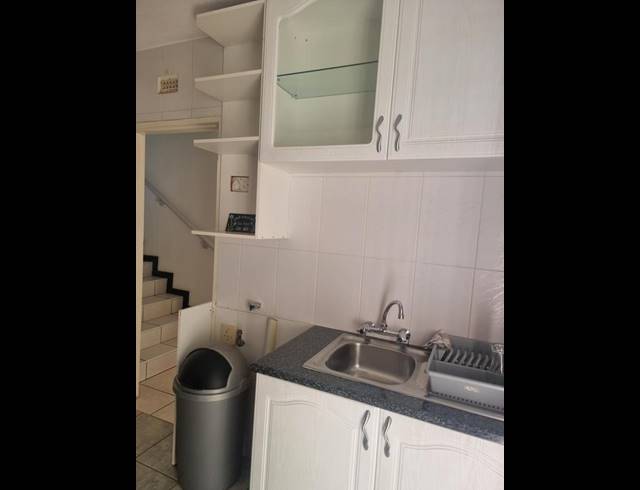 3 BEDROOM TOWNHOUSE FOR SALE IN SUNNYROCK